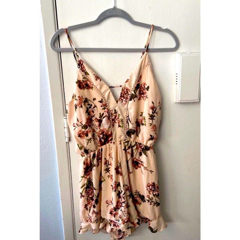 Floral romper🌸